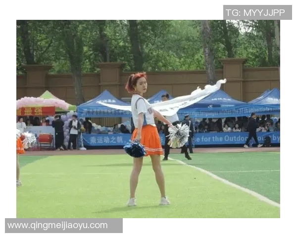 黄娜专访：从绿茵场到人生舞台的足球旅程回顾与展望